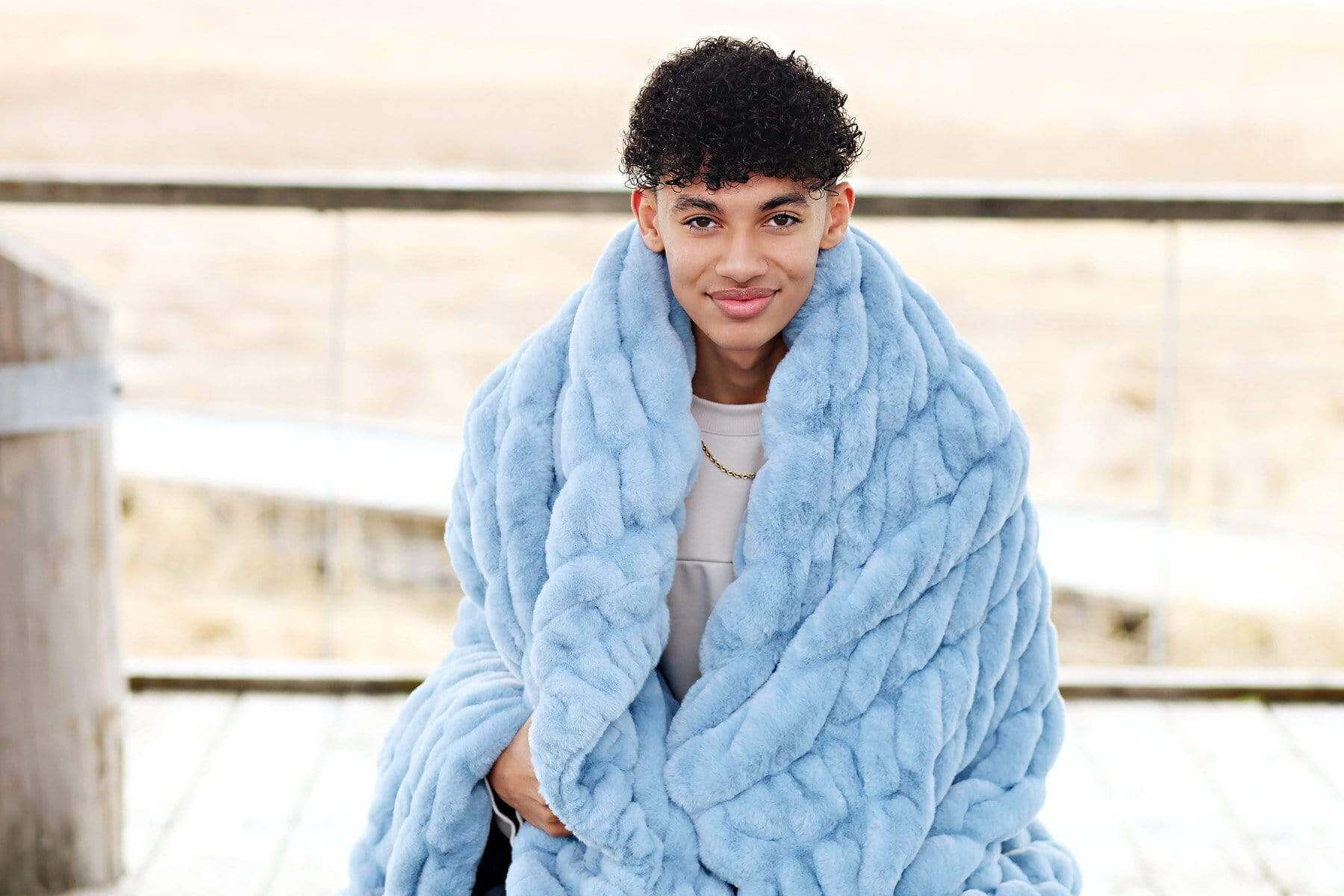 Hugs Alaskan Blue Blanket - Image 4
