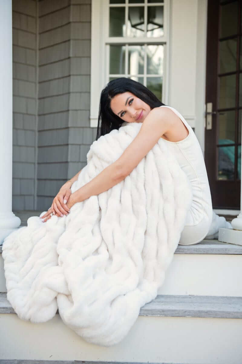 Hugs Cream Blanket - Image 5
