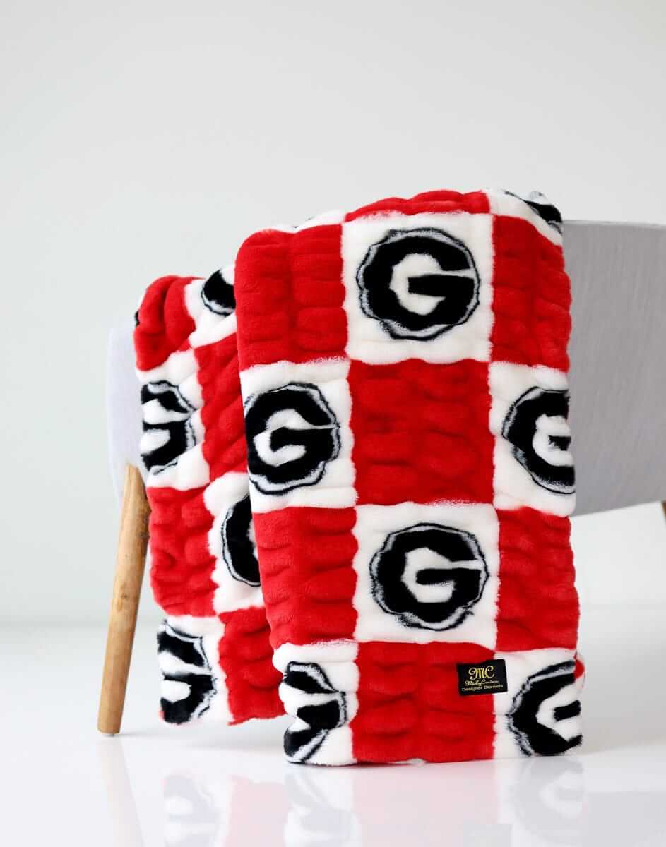 Georgia Bulldogs Blanket - Hugs