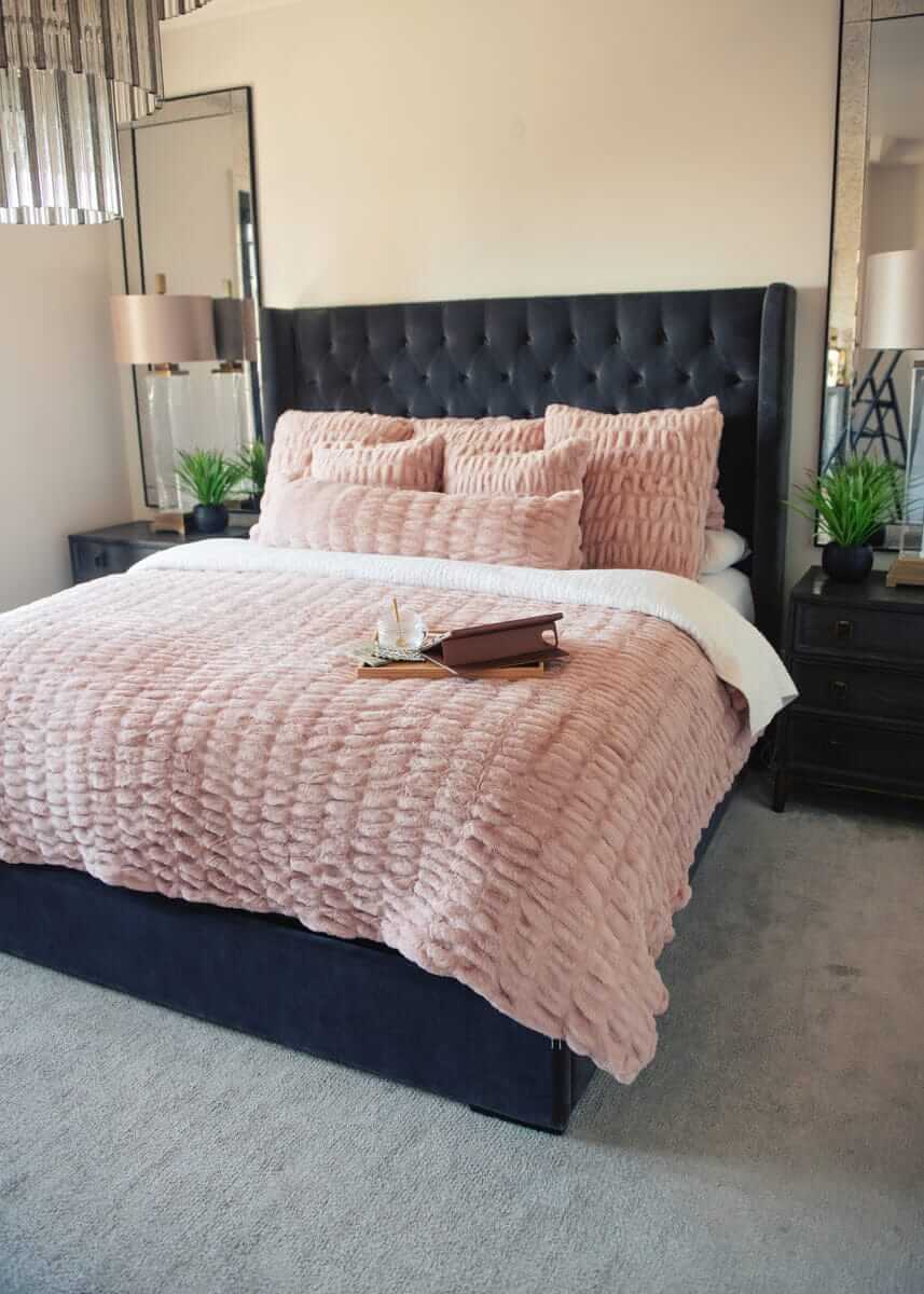 Hugs Blush Duvet