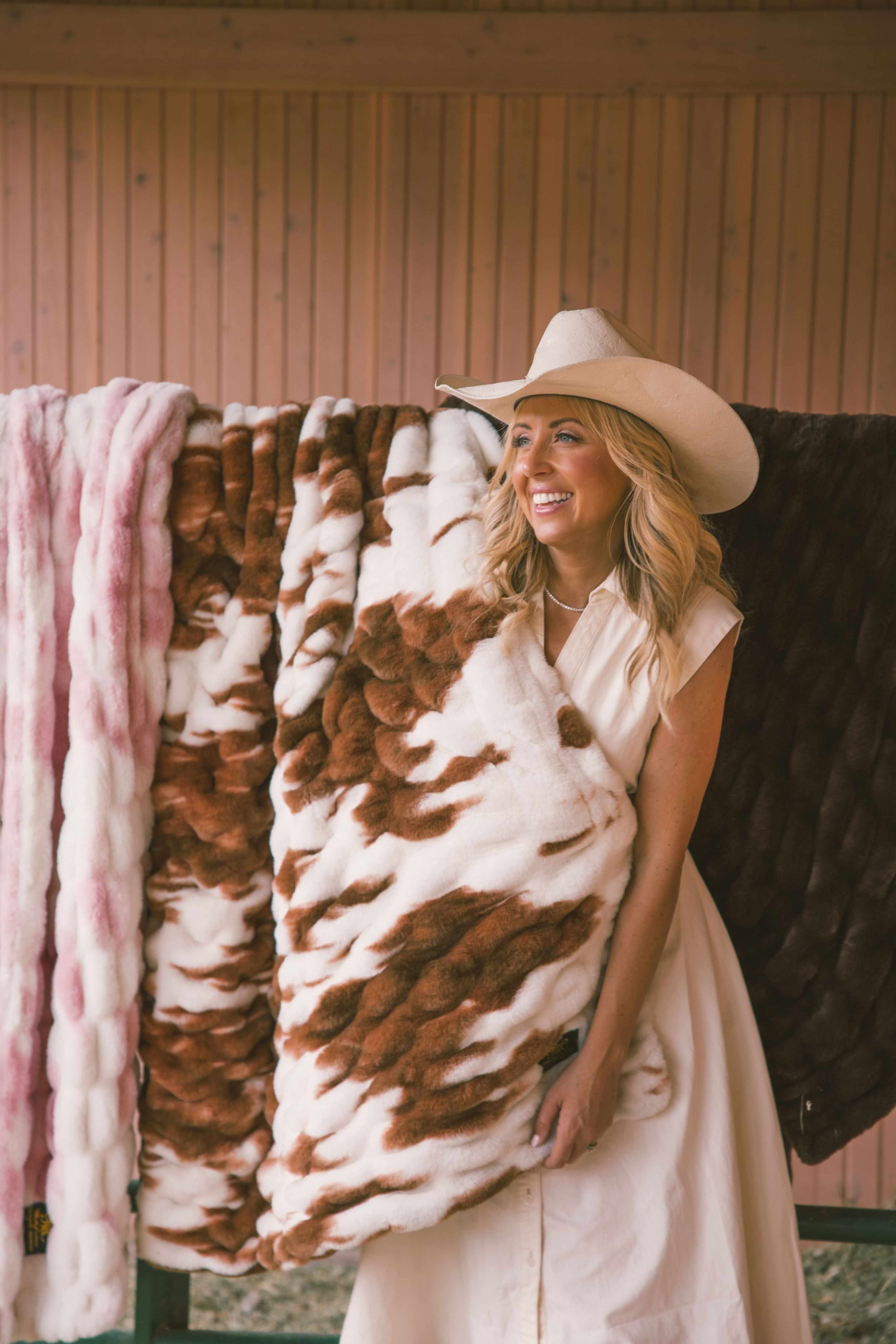 Hugs Fannie Blanket - Image 4