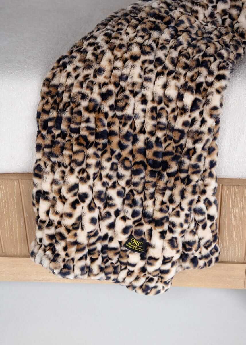 Hugs Golden Leopard Blanket - Image 3