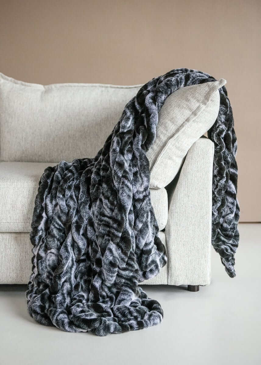 Hugs Marble Onyx Blanket - Image 2