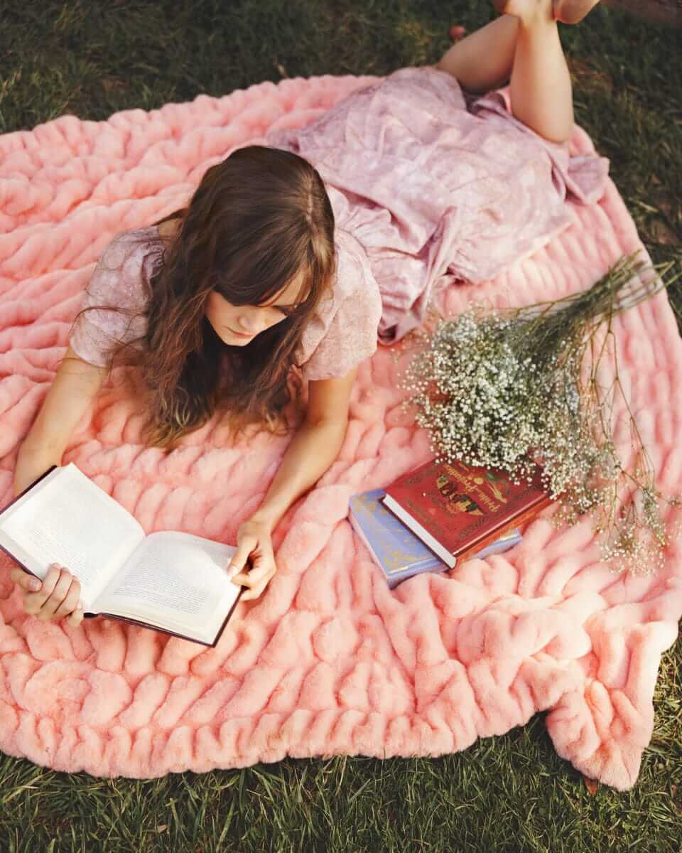 Hugs Peach Blanket