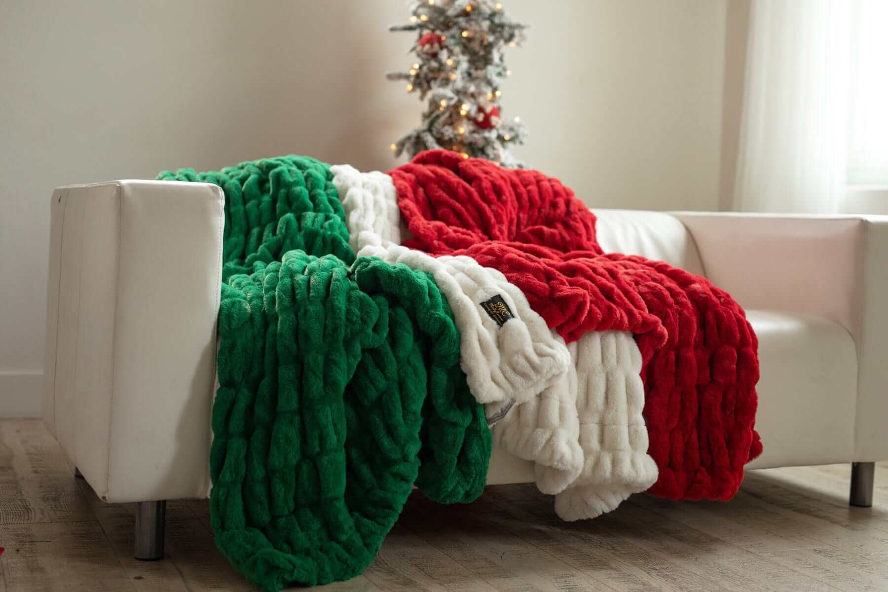 Hugs Red Blanket - Image 7