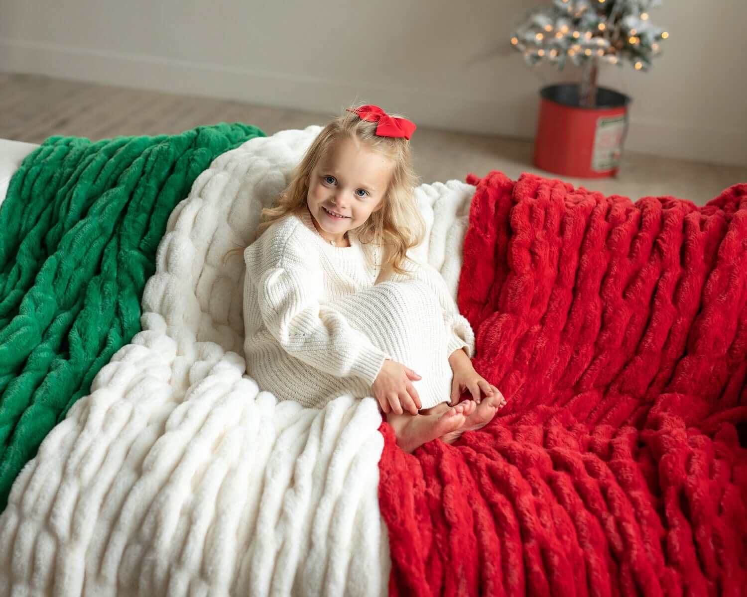 Hugs Red Blanket - Image 8