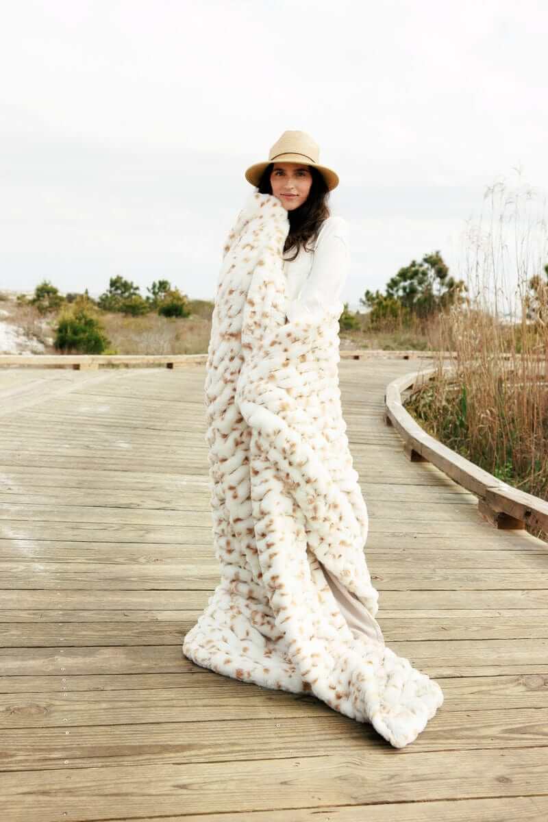 Hugs Spotted Fawn Blanket - Image 3